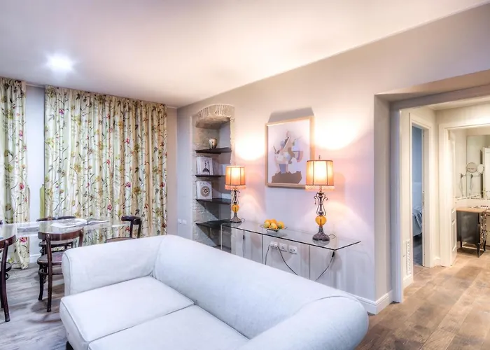 Right House Di Via Sulis - Neighborhood In The Town カリアリ
