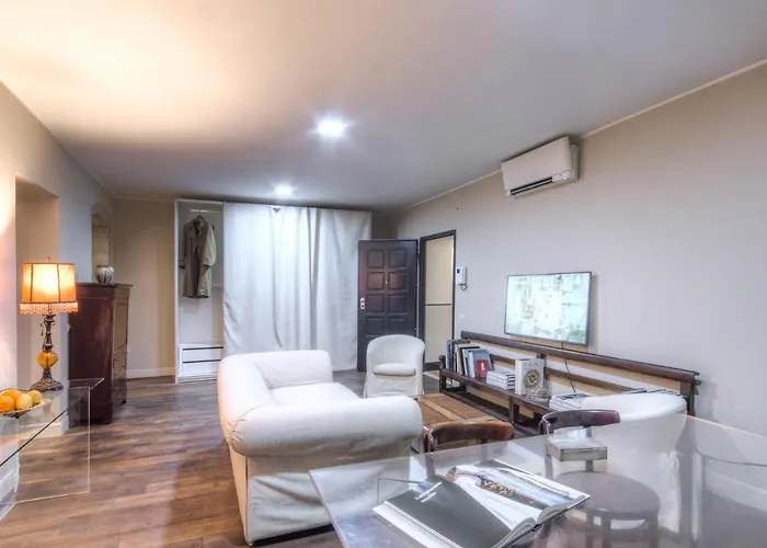 Right House Di Via Sulis - Neighborhood In The Town * カリアリ